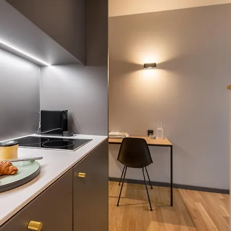 Ipartment Berlin Airport 4*