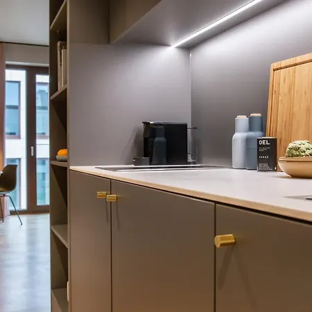 Ipartment Berlin Airport 4*