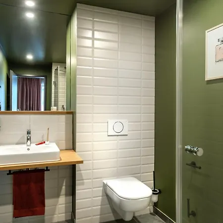 Hotel Ipartment Berlin Airport 4*