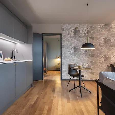Ipartment Berlin Airport Hotel 4*