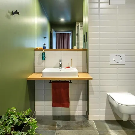 Ipartment Berlin Airport By Western Отель 4*